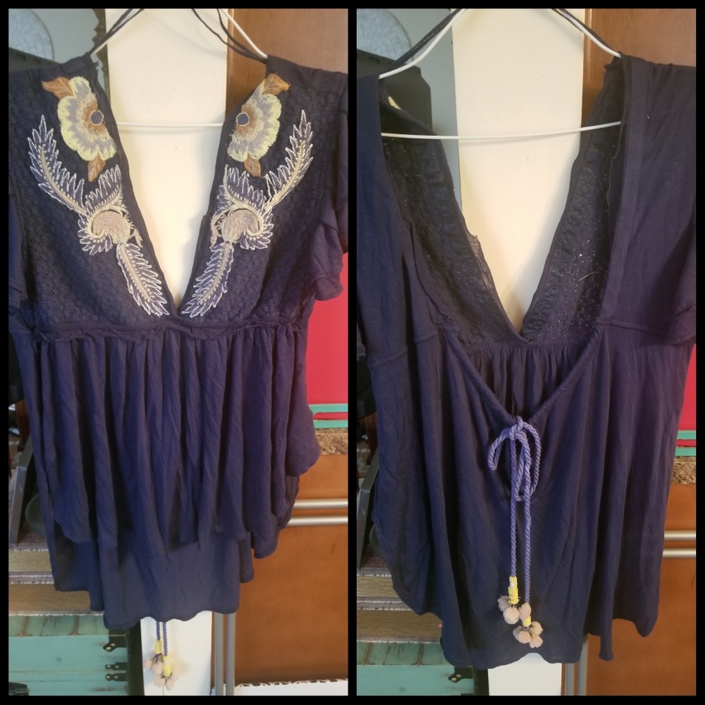 Tunic - Picture 2 of 3